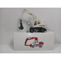 CO2905-01- Atlas 1504 Wheel Excavator / Clam - White