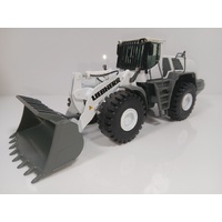 NZG689-40 - Liebherr L586 Wheel Loader - White