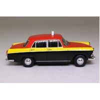 VA05403 - Morris Oxford V1 - Hong Kong Taxi